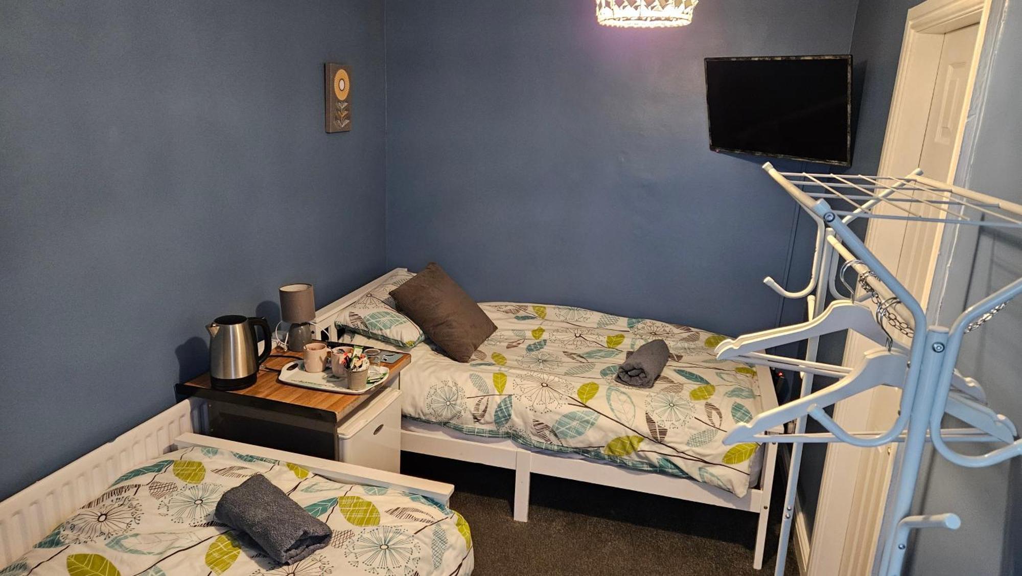 Amble Harbour Retreats Hotel Стая снимка